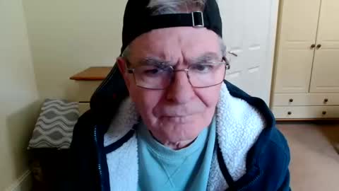Snapshot of wanttobefree90 chatting on 06-08-26, 01:55 wanttobefree90 online show from 06-08-26, 01:55