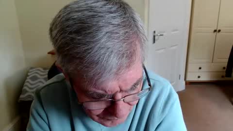 Snapshot of wanttobefree90 chatting on 06-10-26, 03:55 wanttobefree90 online show from 06-10-26, 03:55