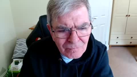 Snapshot of wanttobefree90 chatting on 06-19-26, 08:07 wanttobefree90 online show from 06-19-26, 08:07