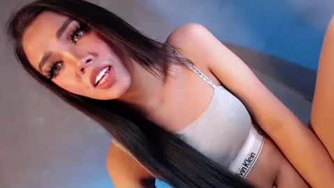 Snapshot of water_lily28 chatting on 10-15-25, 05:18 Isla Fox online show from 10-15-25, 05:18