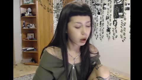 Mina online show from 10-28-25, 12:14