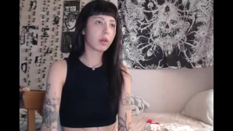 Snapshot of wavy_nights chatting on 05-02-26, 02:22 Mina online show from 05-02-26, 02:22