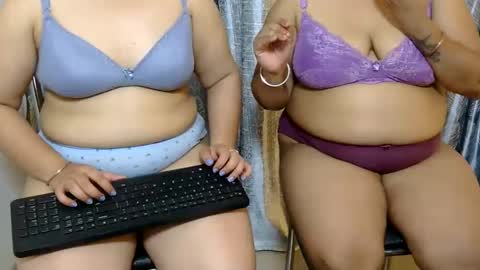 Snapshot of we_are_indian chatting on 06-08-26, 12:27 khushiwife kabirhubby kavyasexy gf online show from 06-08-26, 12:27