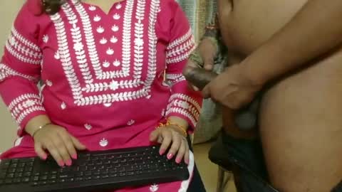 Snapshot of we_are_indian chatting on 06-25-26, 04:23 khushiwife kabirhubby kavyasexy gf online show from 06-25-26, 04:23