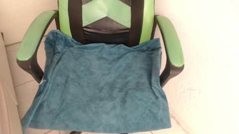 Trixie 3 online show from 09-16-25, 01:12