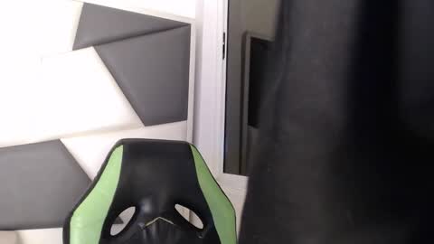 Trixie 3 online show from 10-23-25, 03:33