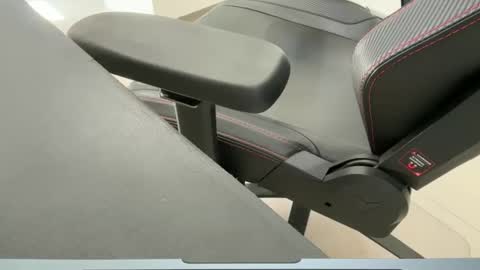 Weapon X online show from 12-18-25, 10:49