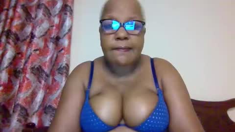 Snapshot of weaverbird25 chatting on 03-02-26, 08:59 weaverbird25 online show from 03-02-26, 08:59