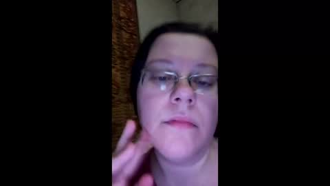 Snapshot of webgirl2 chatting on 01-05-25, 01:03 Marina online show from 01-05-25, 01:03