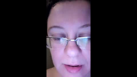 Snapshot of webgirl2 chatting on 01-10-25, 01:42 Marina online show from 01-10-25, 01:42