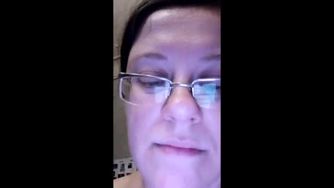 Snapshot of webgirl2 chatting on 01-22-25, 01:10 Marina online show from 01-22-25, 01:10