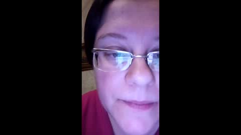 Snapshot of webgirl2 chatting on 02-12-25, 10:37 Marina online show from 02-12-25, 10:37