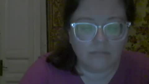 Snapshot of webgirl2 chatting on 10-24-25, 08:49 Marina online show from 10-24-25, 08:49