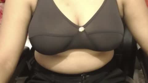 Snapshot of webshowxxx chatting on 08-02-26, 02:59 mina online show from 08-02-26, 02:59