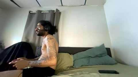 ShootingWebs online show from 05-23-26, 05:12