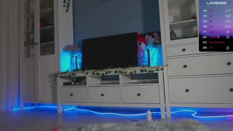 Snapshot of weed_princesss chatting on 12-18-24, 03:55 moon online show from 12-18-24, 03:55