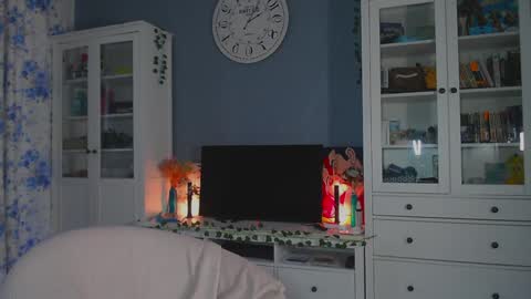 Snapshot of weed_princesss chatting on 01-31-25, 11:56 moon online show from 01-31-25, 11:56