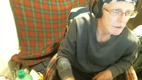 Snapshot of wellhung696969 chatting on 06-08-26, 02:23 WOMEN MAKE MY COCK THROB online show from 06-08-26, 02:23