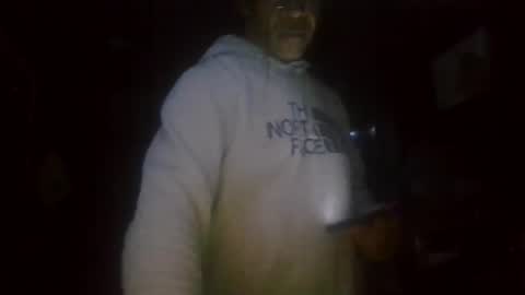 Snapshot of wellsparked chatting on 11-17-25, 08:42 wellsparked online show from 11-17-25, 08:42