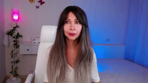 Snapshot of wendifoster chatting on 10-10-25, 06:51 Wendi Foster online show from 10-10-25, 06:51