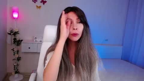 Wendi Foster online show from 11-10-25, 06:40