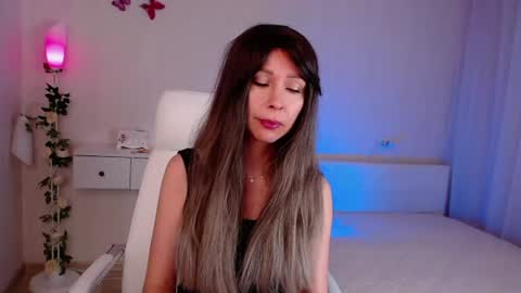 Snapshot of wendifoster chatting on 07-08-26, 01:15 Wendi Foster online show from 07-08-26, 01:15