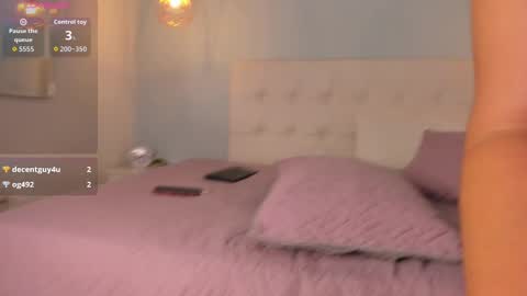 Wendolyn online show from 10-02-25, 02:35