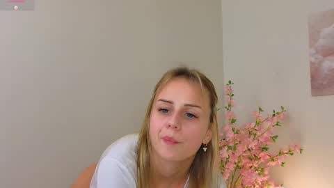 Im Wendy online show from 03-08-25, 03:39