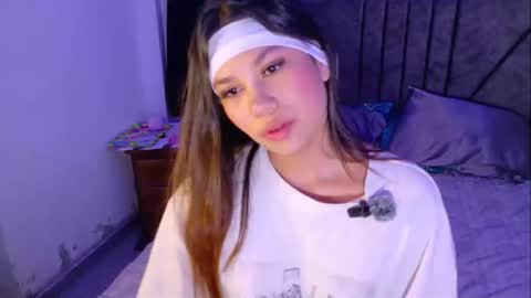 Snapshot of wendy_mills_ chatting on 02-10-26, 03:32 Wendy online show from 02-10-26, 03:32