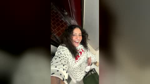 Snapshot of wendylatinaxx chatting on 02-21-26, 08:43 wendylatinaxx online show from 02-21-26, 08:43