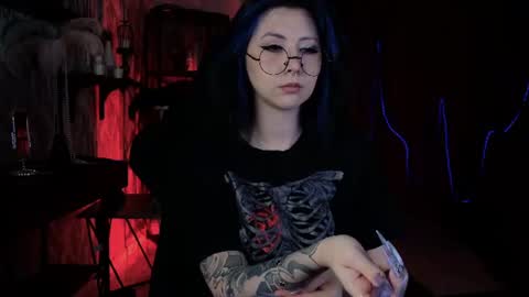 Snapshot of wesleegray chatting on 06-11-26, 01:16 little girl who is always rightLisa online show from 06-11-26, 01:16