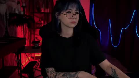Snapshot of wesleegray chatting on 06-30-26, 01:17 little girl who is always rightLisa online show from 06-30-26, 01:17