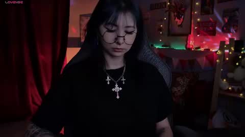 Snapshot of wesleegray chatting on 07-11-26, 01:52 little girl who is always rightLisa online show from 07-11-26, 01:52