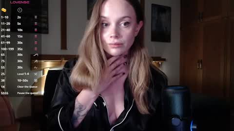 Lana online show from 10-09-25, 06:06