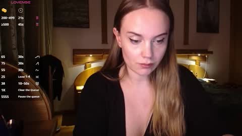 Lana online show from 12-04-25, 09:12