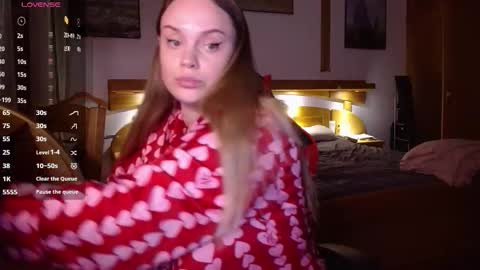 Lana online show from 03-10-26, 09:09