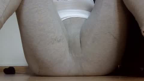 wet_pants2022 online show from 12-19-25, 10:44