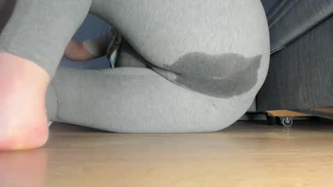 wet_pants2022 online show from 05-09-26, 09:31