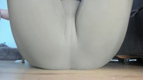 wet_pants2022 online show from 05-19-26, 10:43
