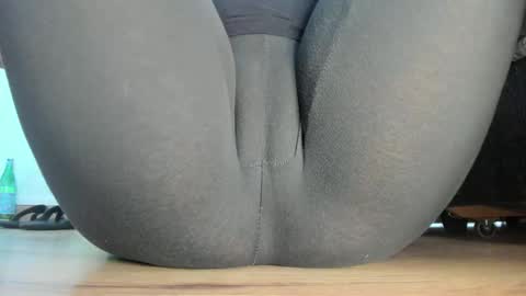 wet_pants2022 online show from 05-20-26, 11:38