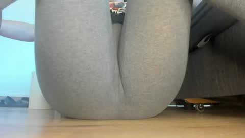 wet_pants2022 online show from 06-18-26, 08:58