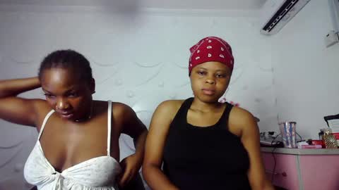 Snapshot of wetboob chatting on 05-30-26, 06:05 wetboob online show from 05-30-26, 06:05