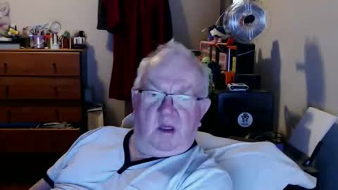 Snapshot of wetroller chatting on 05-29-26, 11:30 Wetroller online show from 05-29-26, 11:30