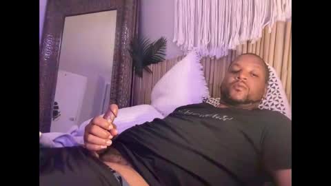 Snapshot of wettdreammcumtru chatting on 10-14-25, 08:48 Magic johnson 313 online show from 10-14-25, 08:48