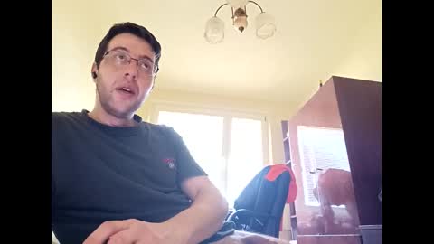 Snapshot of whatwouldyouliketosee chatting on 12-28-24, 09:52 stoffy online show from 12-28-24, 09:52