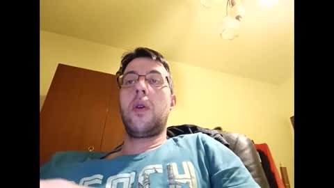 Snapshot of whatwouldyouliketosee chatting on 02-13-25, 03:50 stoffy online show from 02-13-25, 03:50