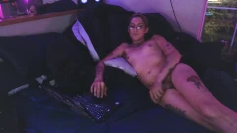 Snapshot of whiskyreign chatting on 11-03-25, 10:27 Risky online show from 11-03-25, 10:27