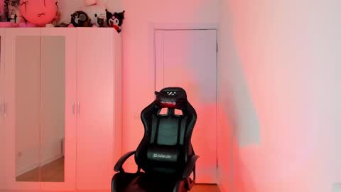 Bella online show from 04-13-26, 02:50