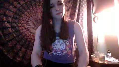Snapshot of white_raven_93 chatting on 01-15-26, 02:49 Raven online show from 01-15-26, 02:49