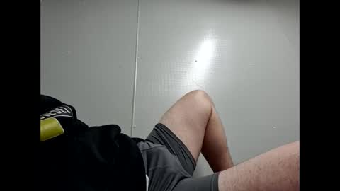 whiteboi9284 online show from 11-06-25, 12:17